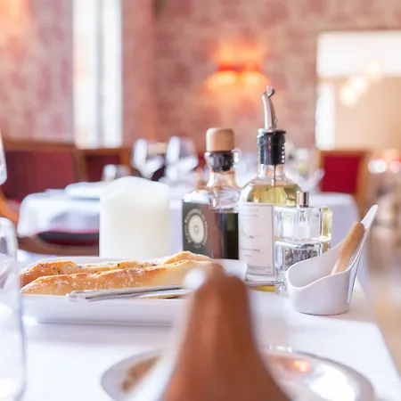 Le Manoir De La Poterie & 4*