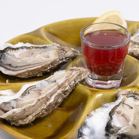 Le Manoir De La Poterie & מלון Cricquebœuf