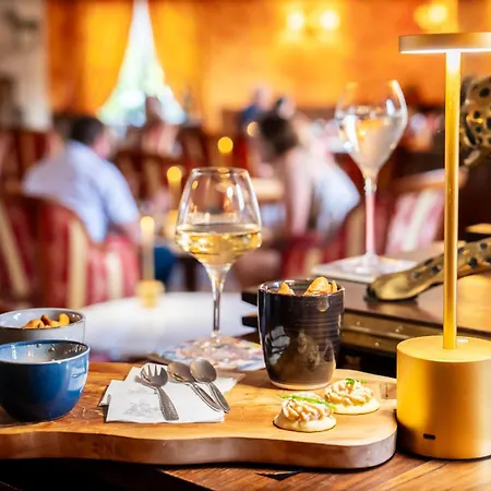 Le Manoir De La Poterie & Hotell 4*