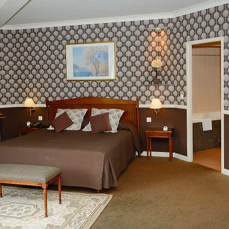 Le Manoir De La Poterie & Hotell