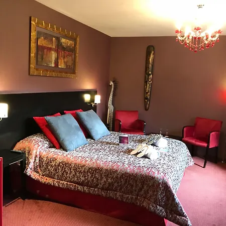 Le Manoir De La Poterie & מלון 4*