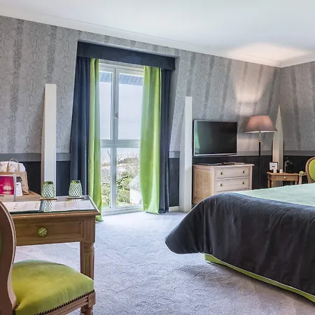 Le Manoir De La Poterie & מלון 4*