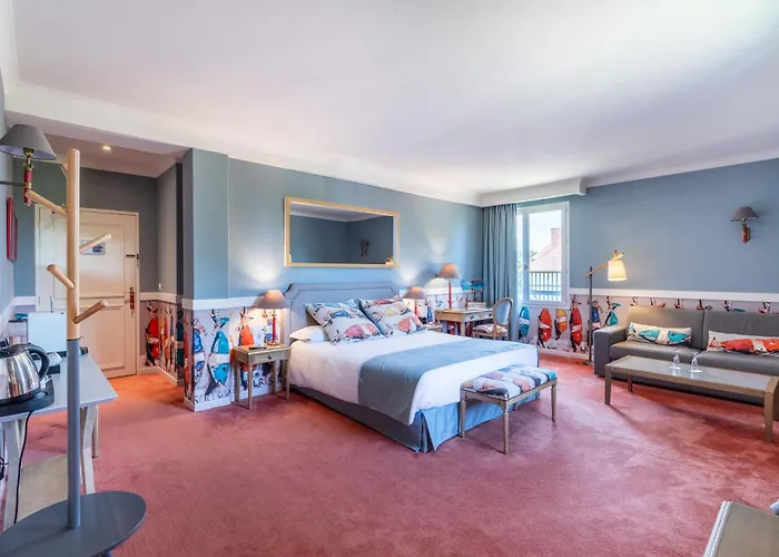 Le Manoir De La Poterie & Hotel 4*