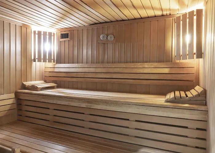 Le Manoir De La Poterie & Hotel 4*