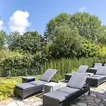 Le Manoir De La Poterie & Hotel Cricquebœuf