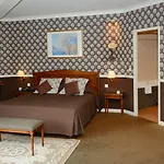 Le Manoir De La Poterie & Hotel