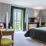 Le Manoir De La Poterie & Hotel 4*