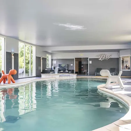 Le Manoir De La Poterie & Hotel 4*