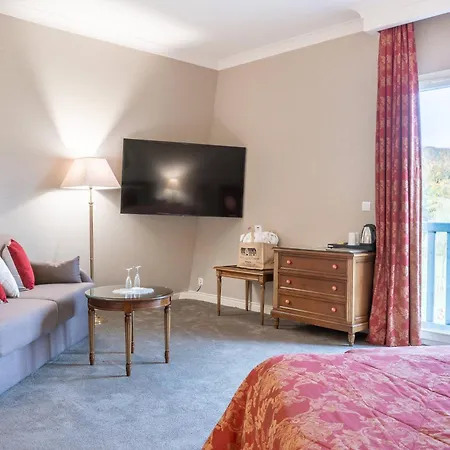Le Manoir De La Poterie & 4*