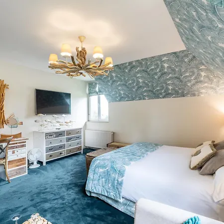 Le Manoir De La Poterie & فندق Cricquebœuf