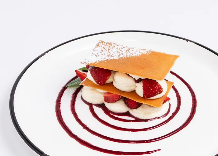 Отель Le Manoir De La Poterie & 4*